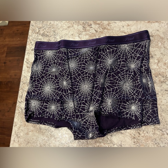 VS PINK HALLOWEEN PANTY Large Spiderwebs Boyshort NWT - Picture 1 of 5